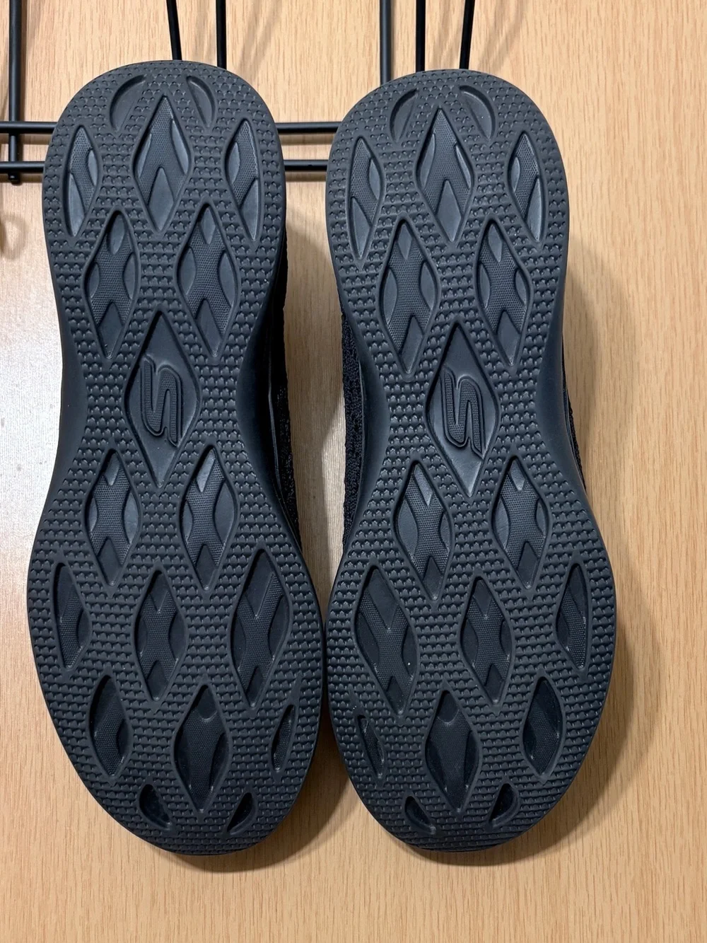 Skechers Goga Max Womens 8.5 Go Step Lite Black Slip On Ballet Flat Shoes 14743
